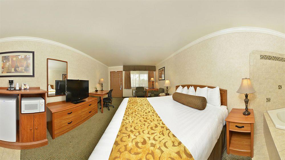 Best Western Holiday Hotel Coos Bay Exterior photo