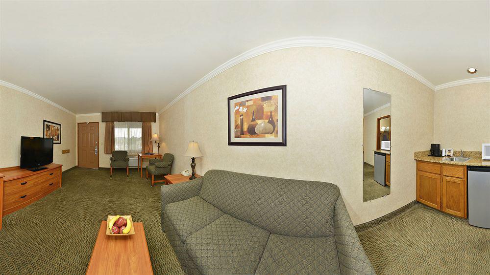 Best Western Holiday Hotel Coos Bay Exterior photo